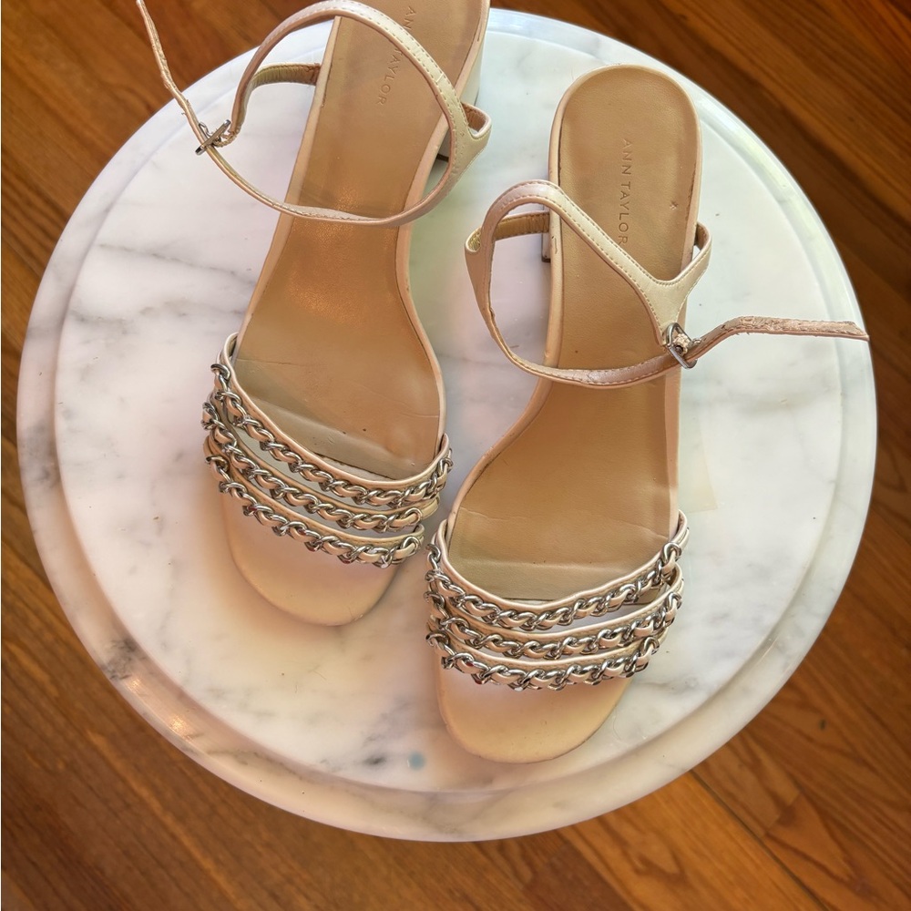 Ann Taylor Cream Heeled Elegance
